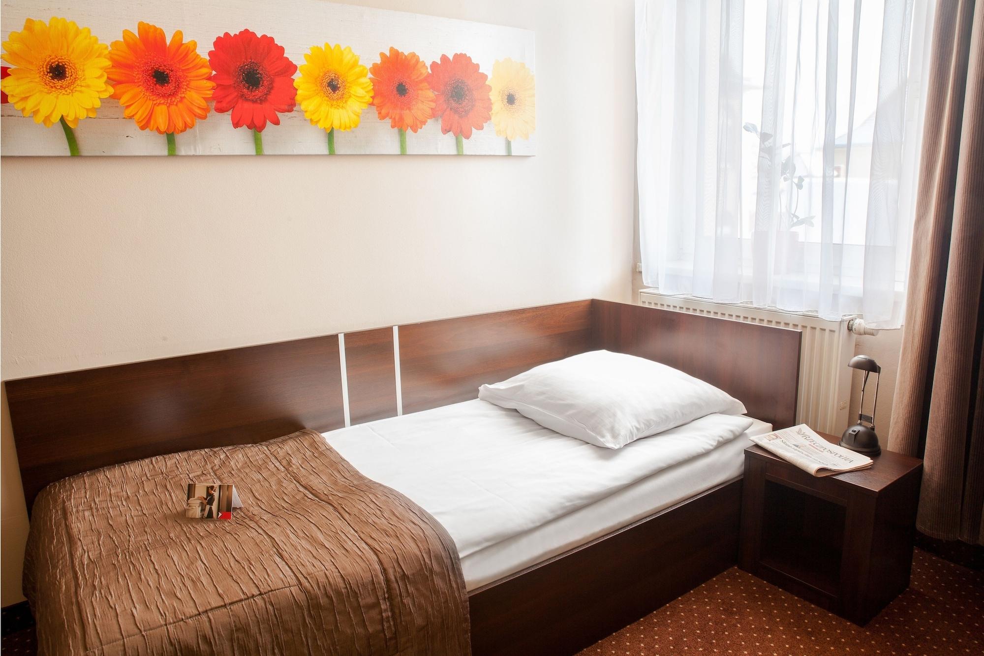 Hotel Diament Economy Gliwice Exterior foto