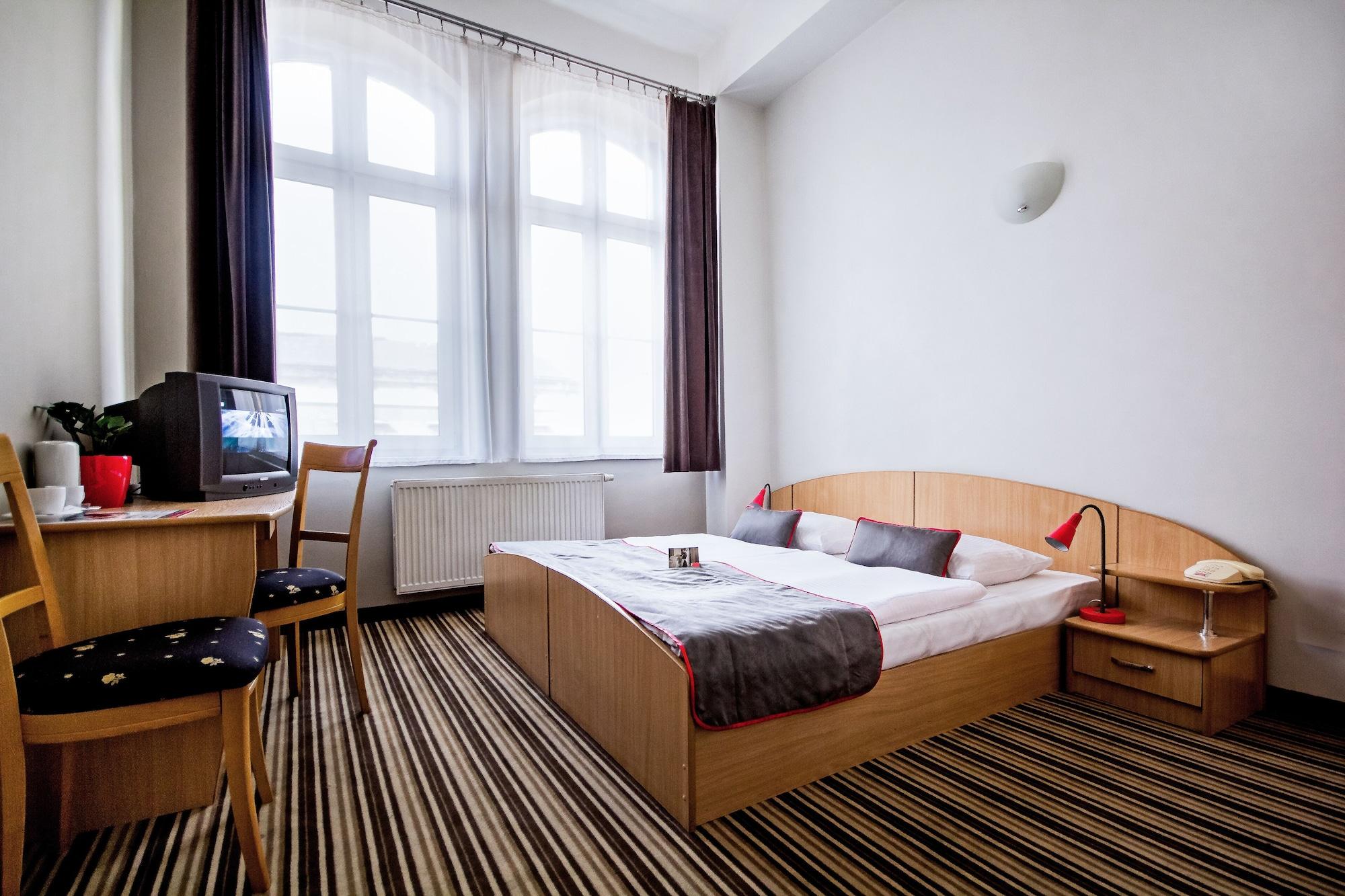 Hotel Diament Economy Gliwice Exterior foto
