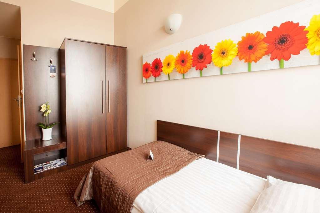 Hotel Diament Economy Gliwice Habitación foto