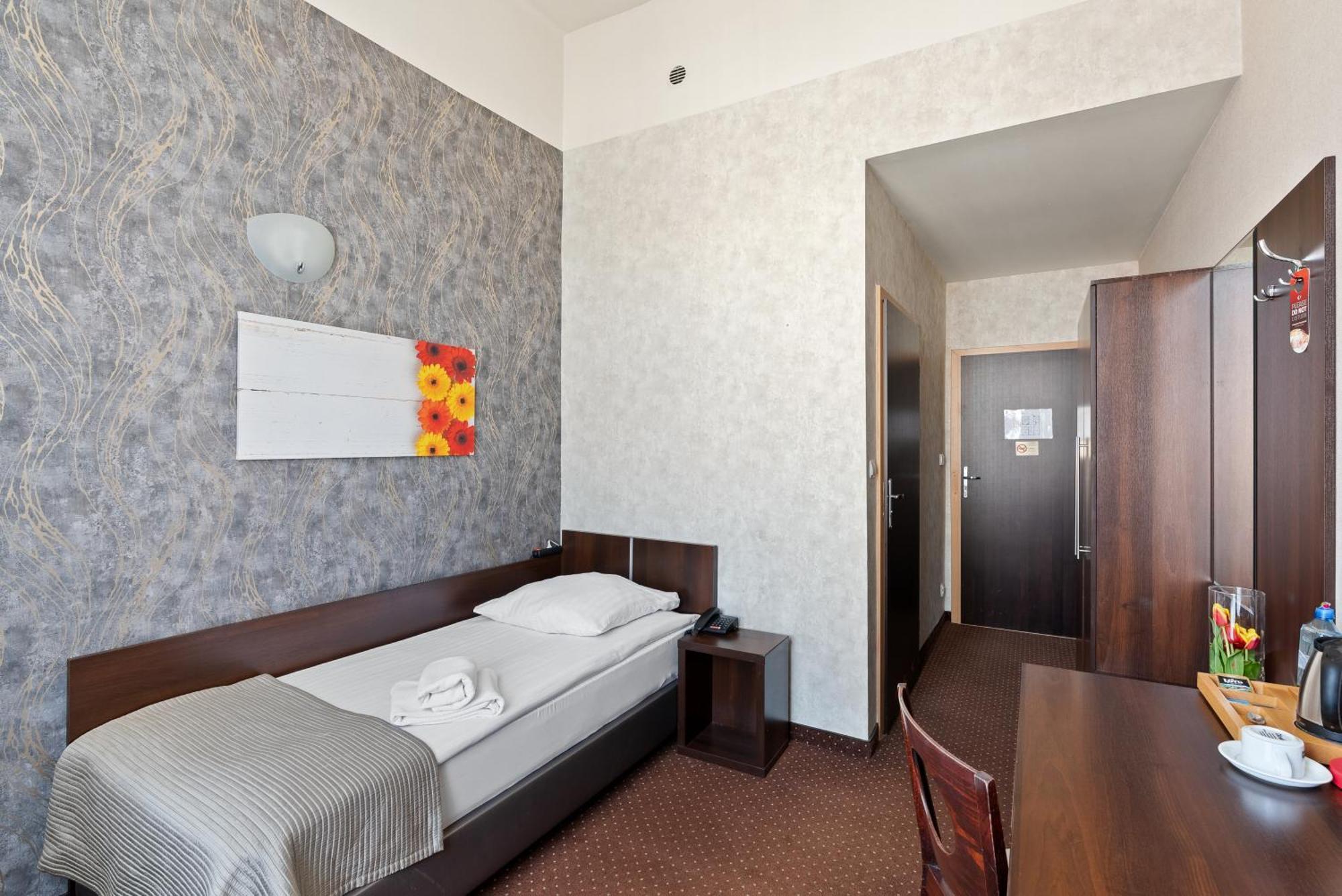 Hotel Diament Economy Gliwice Exterior foto