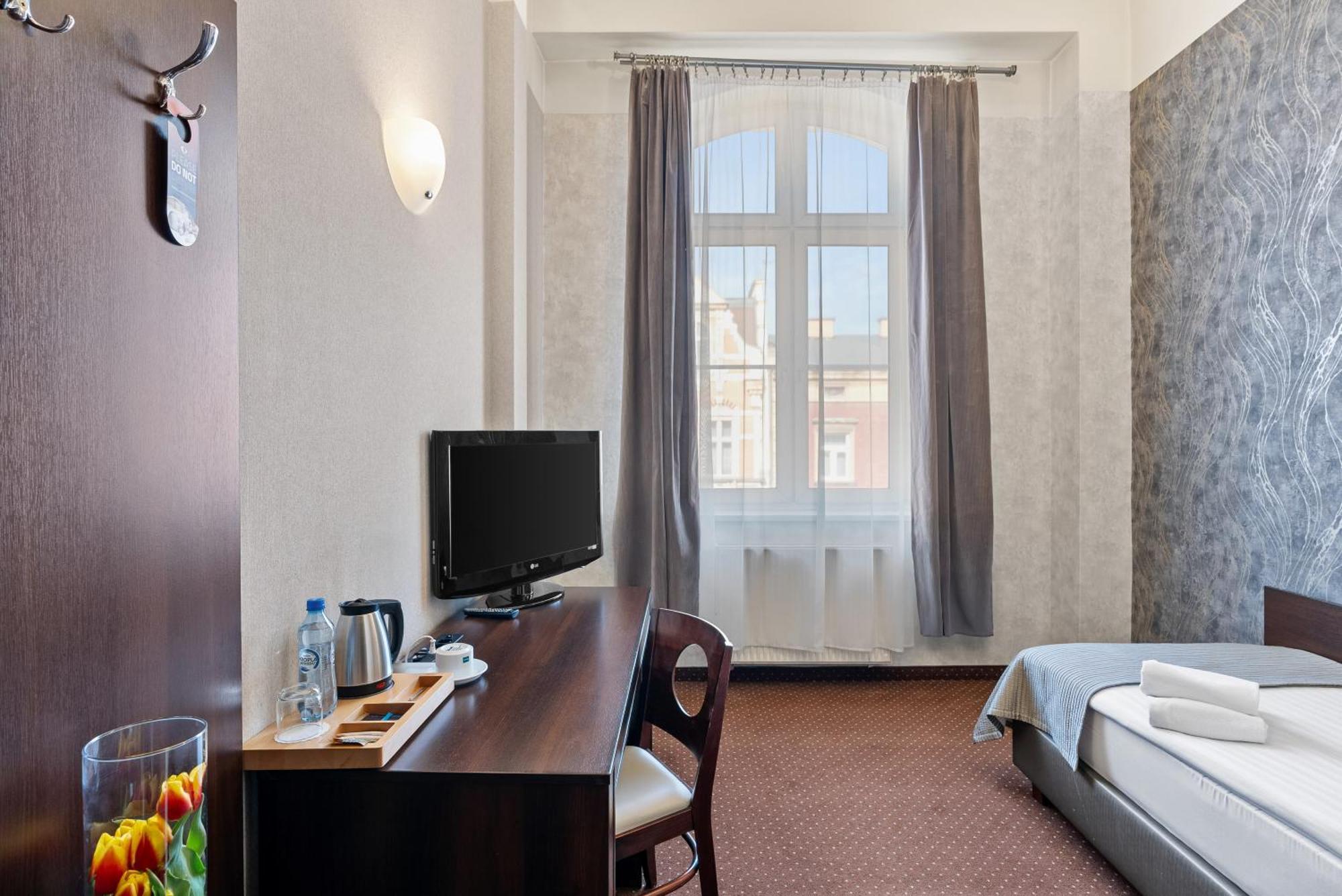 Hotel Diament Economy Gliwice Exterior foto