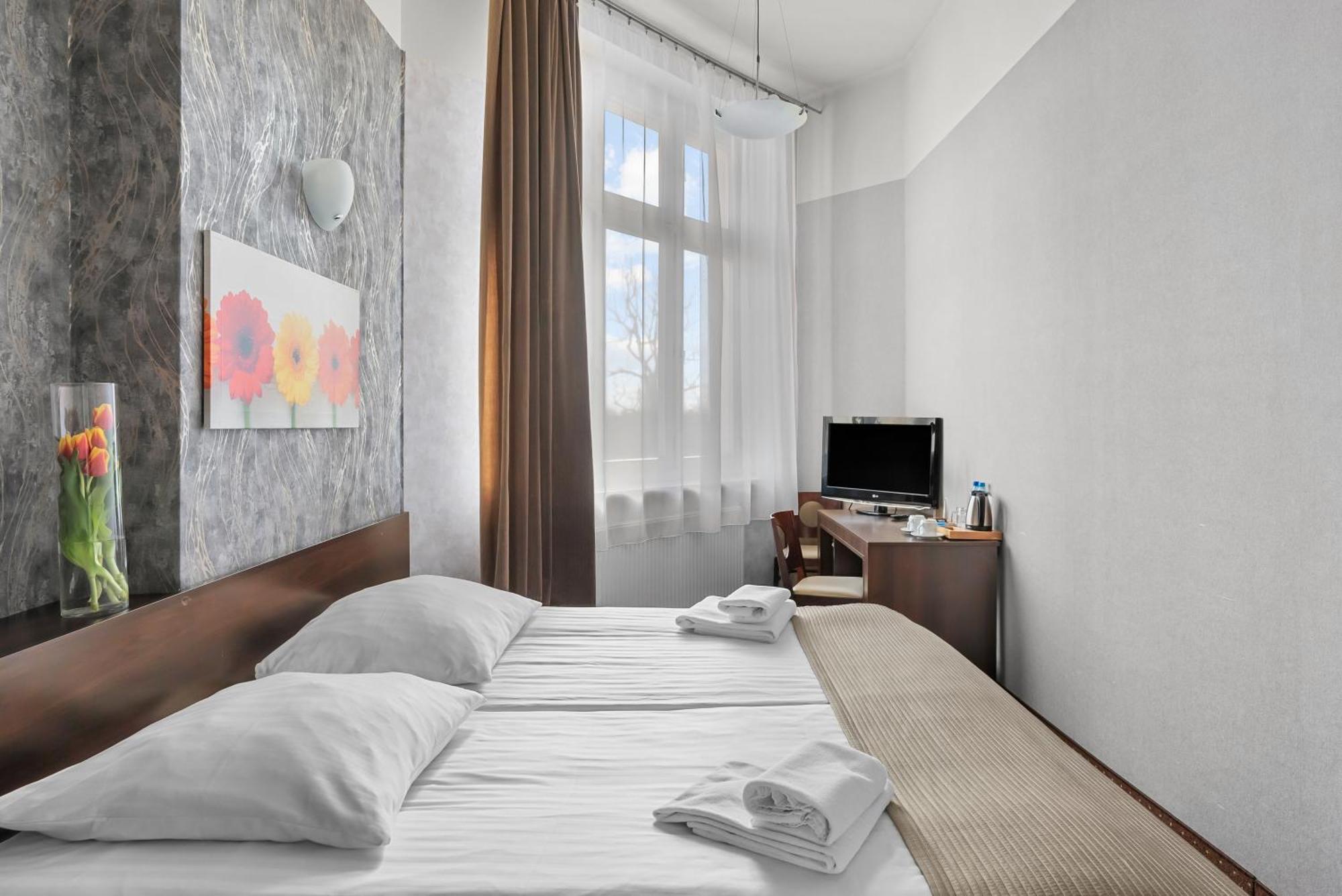 Hotel Diament Economy Gliwice Exterior foto