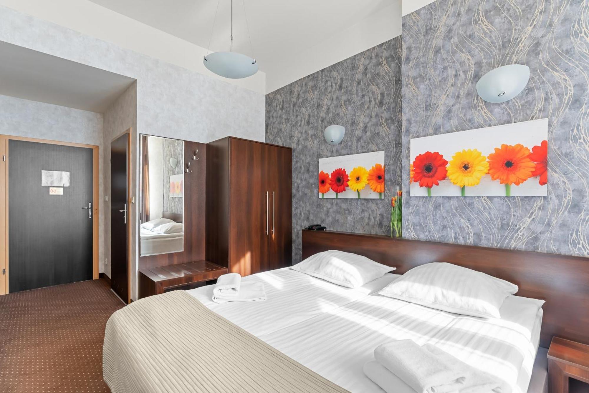Hotel Diament Economy Gliwice Exterior foto