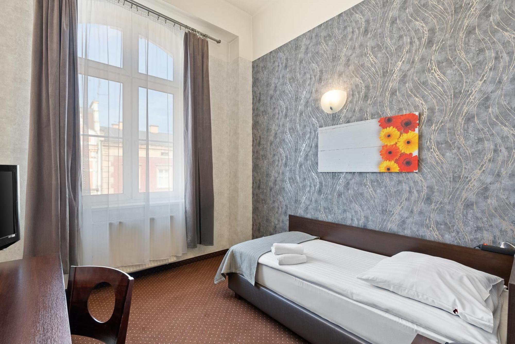 Hotel Diament Economy Gliwice Exterior foto