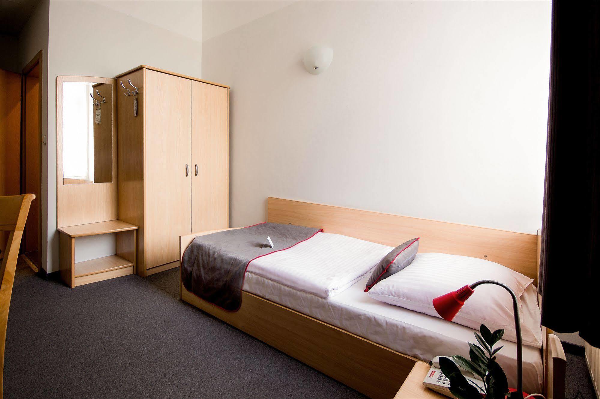 Hotel Diament Economy Gliwice Exterior foto
