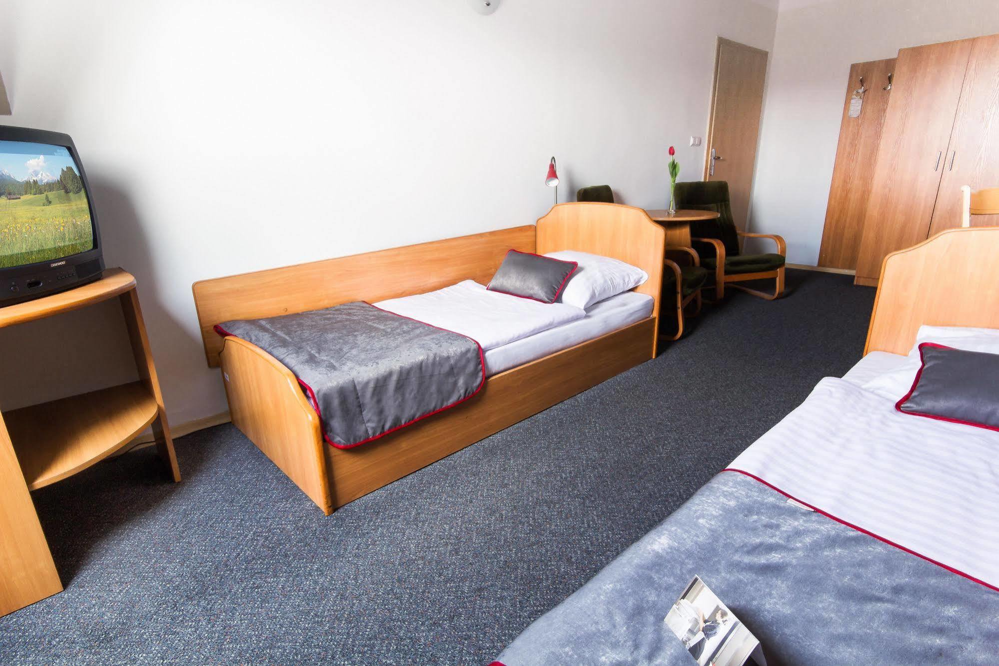 Hotel Diament Economy Gliwice Exterior foto